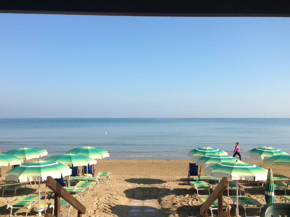Centro Turistico La Perla Del Gargano Hotel Foce Varano Exterior foto