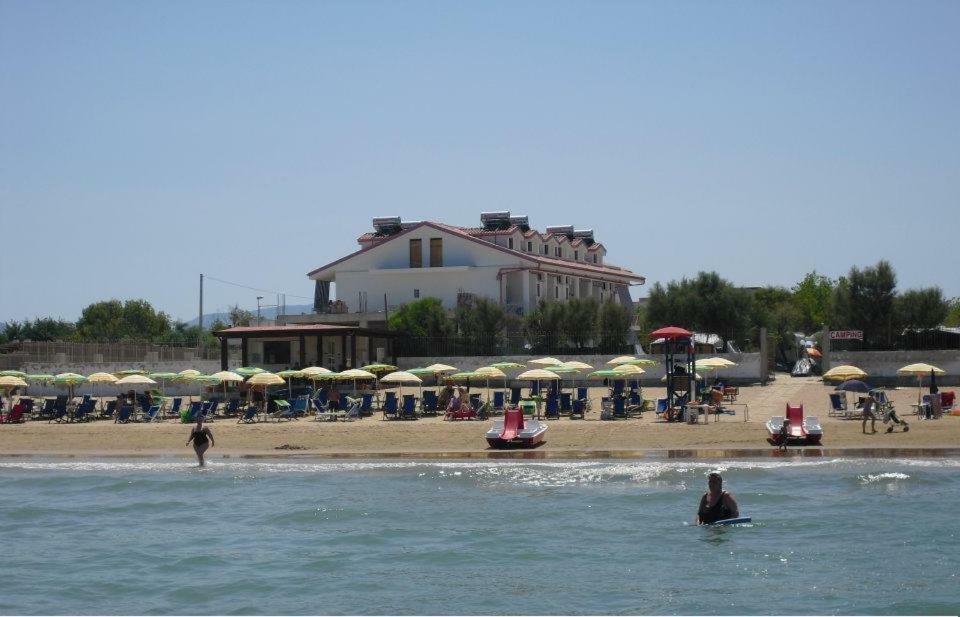 Centro Turistico La Perla Del Gargano Hotel Foce Varano Exterior foto